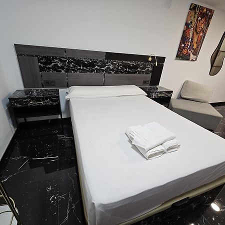 Apartamentos Benidorm Black Exteriör bild